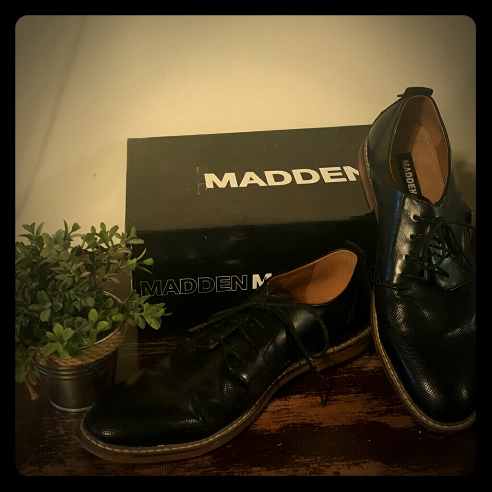STEVE MADDEN SIZE 12  men's Oxford